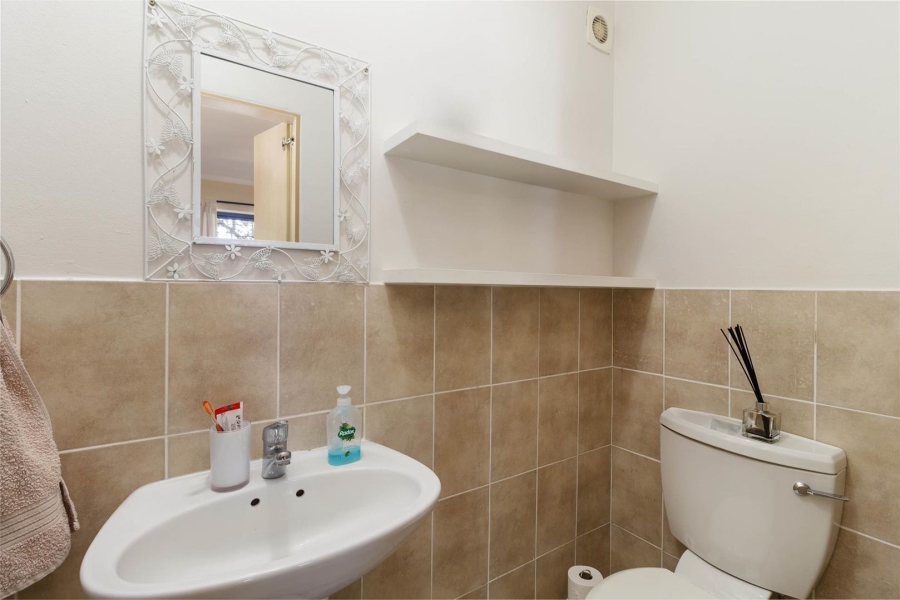 2 Bedroom Property for Sale in Royal Ascot Western Cape